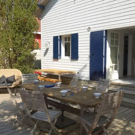 Les Abatilles Sleeps 10 Wifi