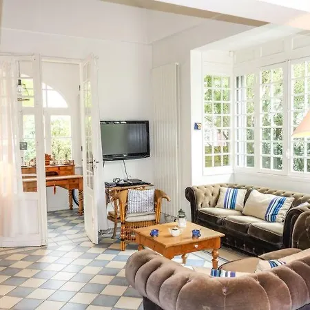 Les Abatilles Sleeps 10 Wifi Arcachon