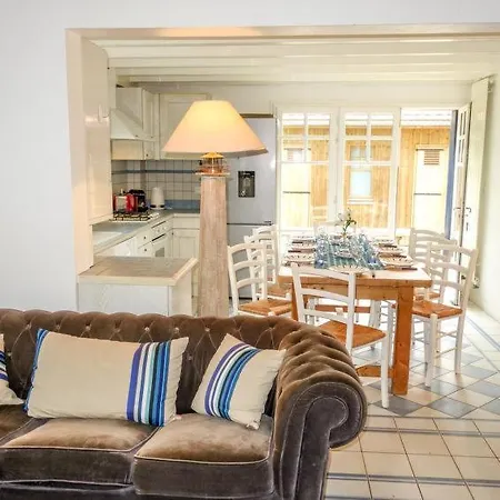 Hébergement de vacances Les Abatilles Sleeps 10 Wifi *