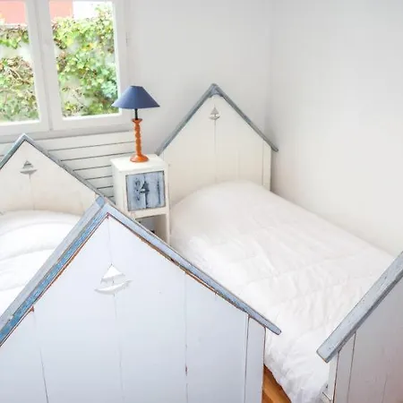 Hébergement de vacances Les Abatilles Sleeps 10 Wifi